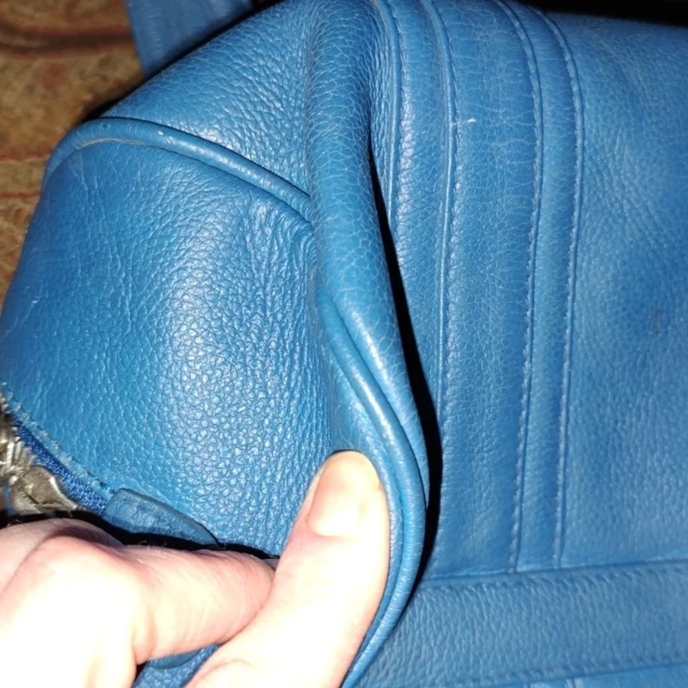 MCM papillon blue pebbled leather bag. 01709 MSRP$999 EUC - Picture 15 of 16